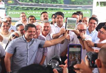 Ao lado de Marmuthe, Cicero autoriza início das obras da Ponte do Cuiá, entre Valentina e Mangabeira