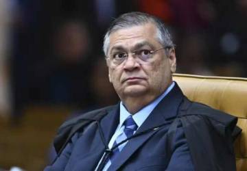 Dino suspende repasses de emendas a 13 ONGs por falta de transparência