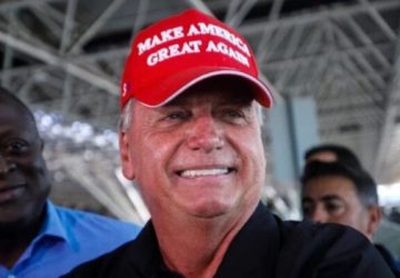 Bolsonaro usa boné com slogan de Trump: Foto mais importante