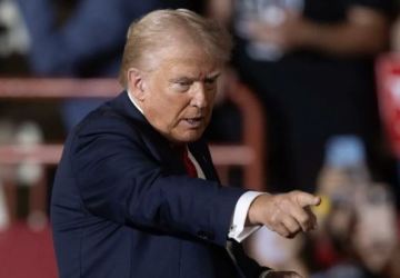 Trump ordena corte de verbas destinadas a financiar abortos