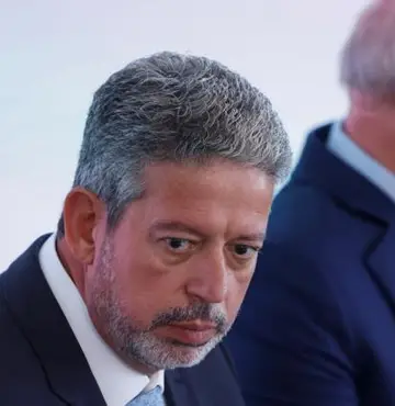 Tensão entre Arthur Lira e Planalto aumenta medo do PT sobre impeachment de Lula