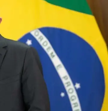 Lula defende greve e diz que dará o que pode a servidores