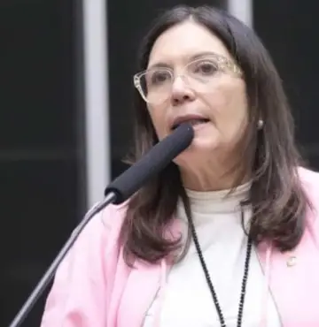 Bia Kicis chama Daniela Lima de ventríloqua de Moraes