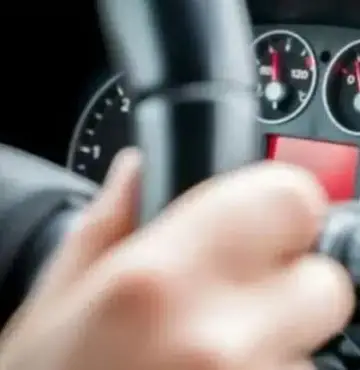 Você sabe a diferença entre a velocidade real do carro e a indicada no velocímetro? Veja agora