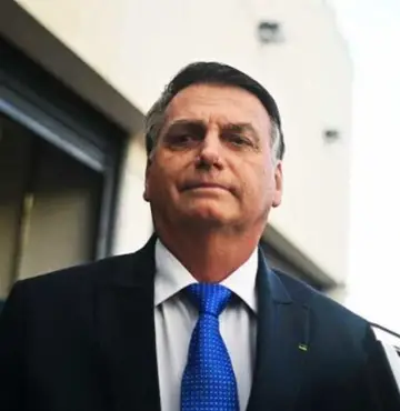URGENTE: Bolsonaro passa mal e é socorrido às pressas