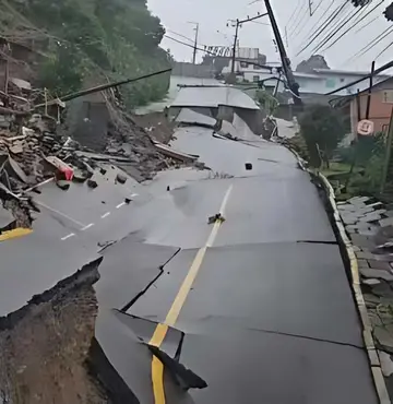 Temporais no RS: rua desmorona após chuva em Gramado