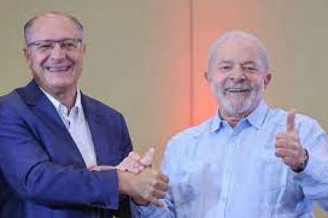 Lula cumpre rigorosamente promessa de campanha, garante Alckmin