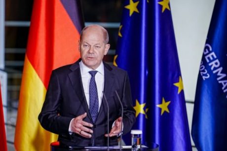 Olaf Scholz proíbe atos pró-Hamas na Alemanha