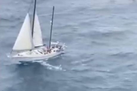 Turistas franceses ficam à deriva e são resgatados no mar da Paraíba