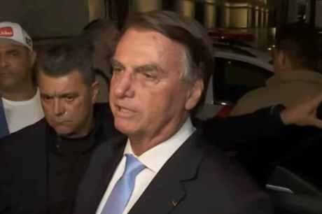 Defesa de Bolsonaro diz não ter sido informada de passaporte negado