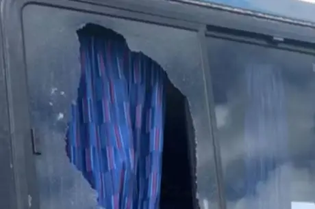 Ônibus que transportava torcedores do Sousa é atacado em Campina Grande