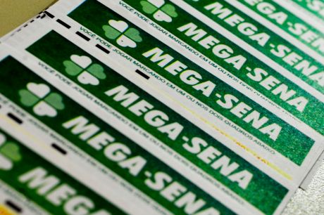 Mega-Sena sorteia prêmio de R$ 100 milhões neste sábado (20)