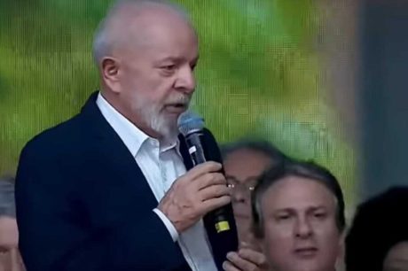 Lula diz que leilão de arroz gerou uma confusão desgraçada, mas que preços estão caindo