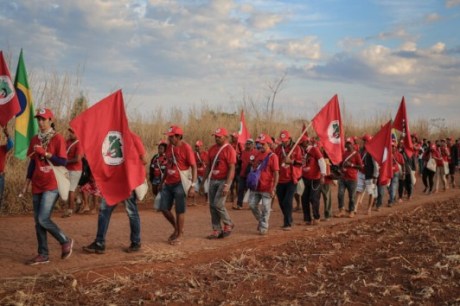 Governo Lula decide que Exército prestará homenagem ao MST no desfile de 7 de setembro