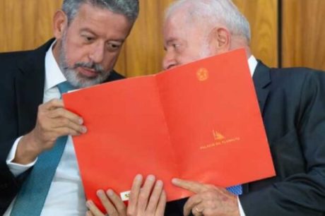 Lula e PT agem nos bastidores para manter governabilidade na Câmara