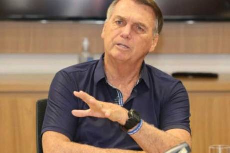 São duas vagas e três nomes fortes, diz Bolsonaro sobre Senado no DF