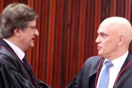 URGENTE: Moraes retira sigilo e envia à PGR relatório da PF sobre suposto golpe