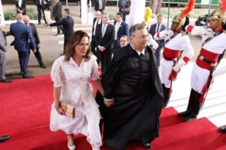 Três ministros do STF e sem Lula: Quem foi ao casamento de Dino