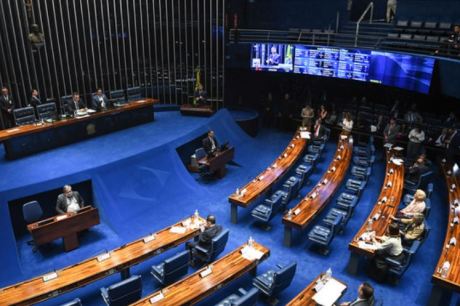 Relator da reforma tributária apresenta à CCJ do Senado parecer com isenção a carnes e armas em imposto do 