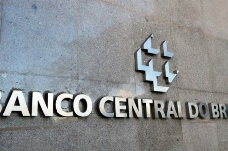 Por que os leilões do Banco Central não conseguem derrubar o dólar