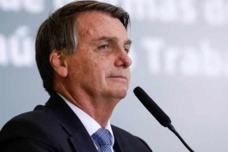 Jair Bolsonaro usa meme nas redes para ironizar alta do dólar