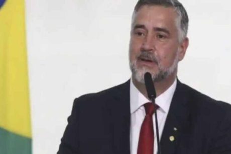 Ministro de Lula diz que Bolsonaro deve ser preso em setembro de 2025