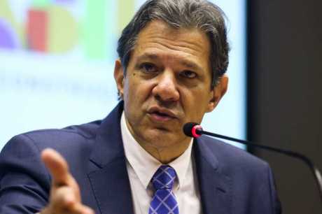 Haddad descarta alteração no IOF para controlar alta do Dólar