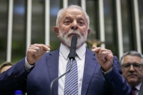 Lula veta pensão para crianças com microcefalia e revolta mães