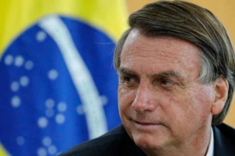 Bolsonaro revela ter enviado à assessoria de Trump parecer do PGR contra viagem