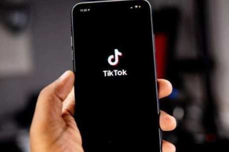 TikTok sai do ar nos Estados Unidos; rede social anuncia que aguarda acordo de Trump