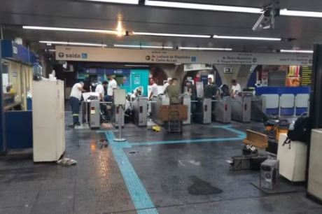 Linha 1-Azul Do Metrô De SP Volta A Operar Após 55 Horas De Paralisação