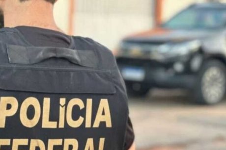 Polícia Federal também utiliza algemas em deportações