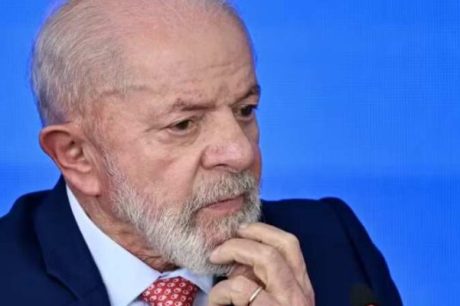 Governo Lula propõe reduzir preços dos alimentos afrouxando fiscalização